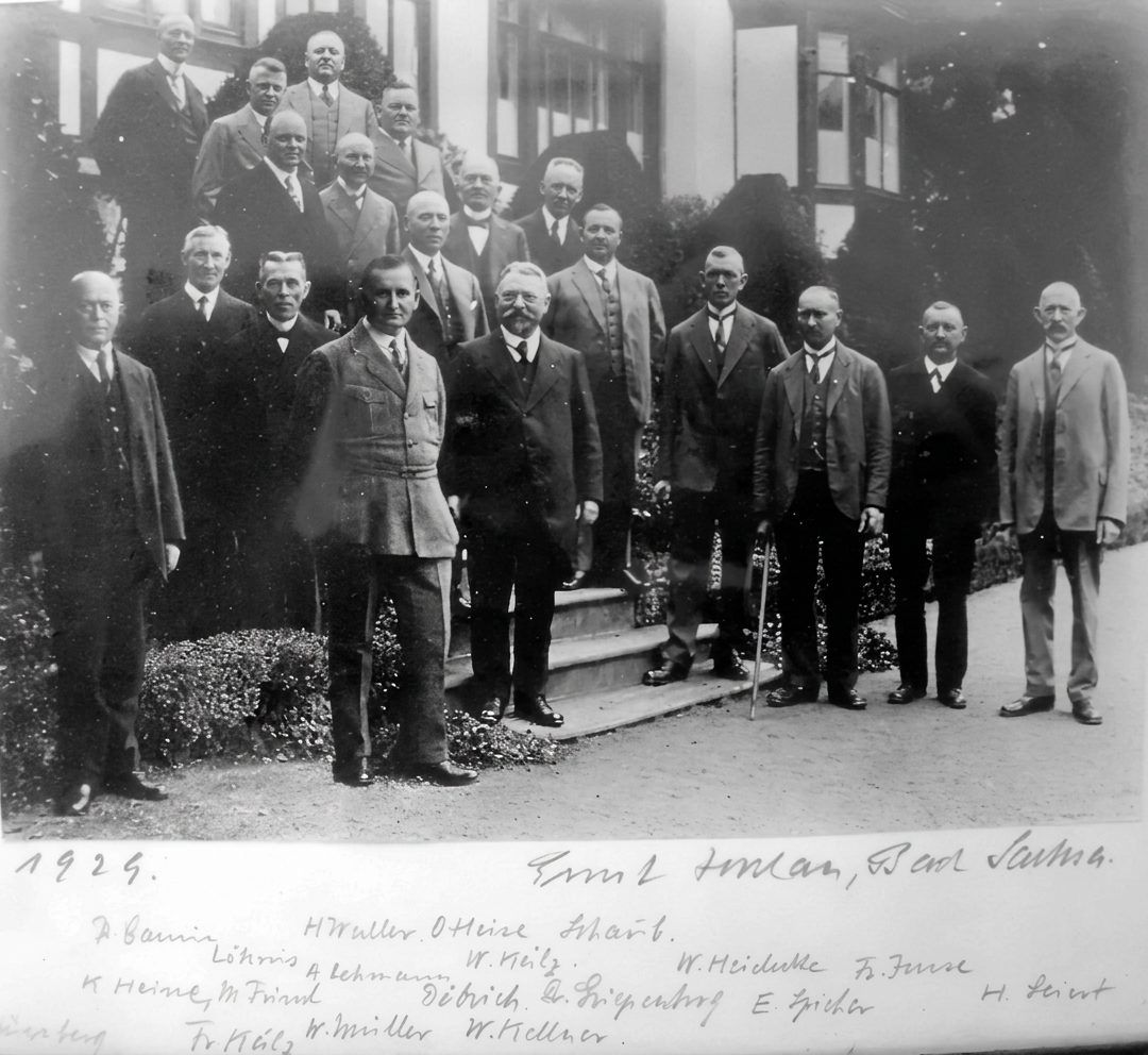 1929, SR 01 vor dem Rathaus - Kopie