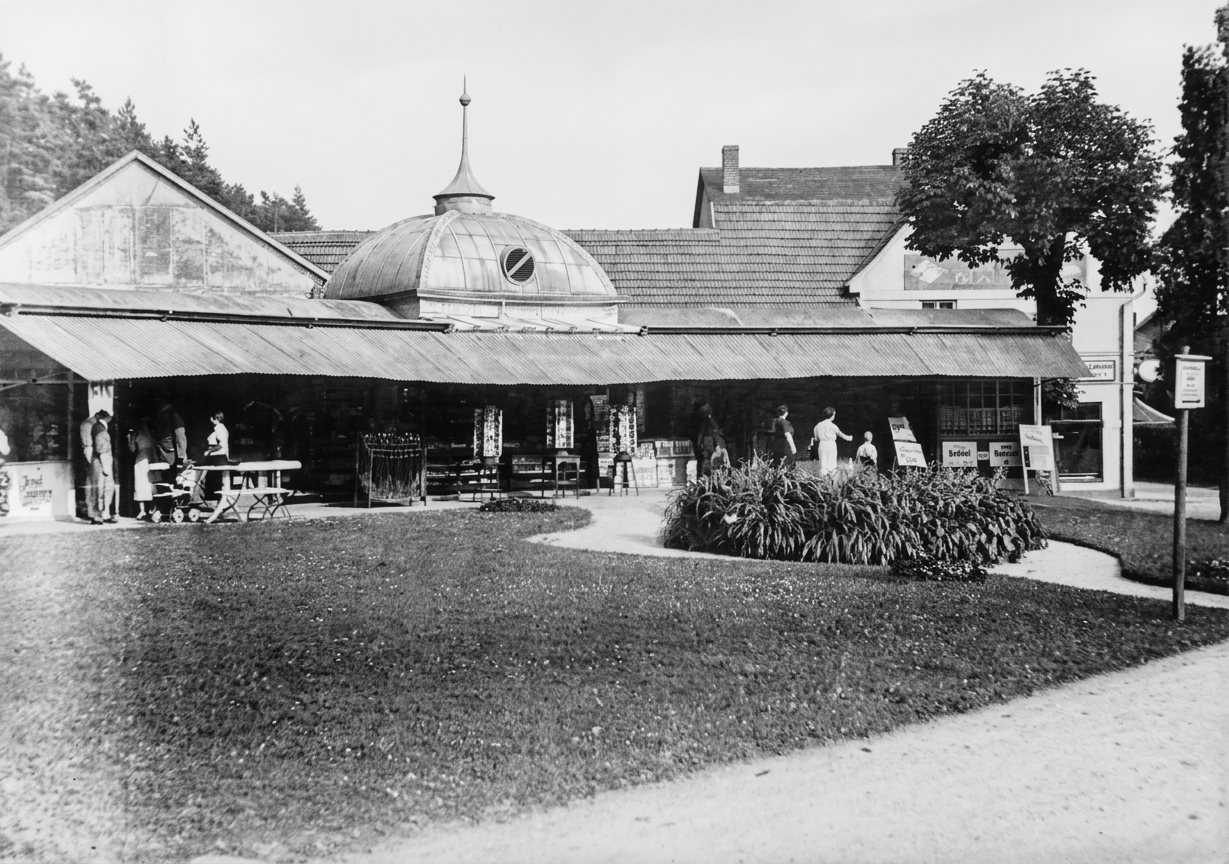 OPTIMIERT_1900 ca. Kolonnaden-1